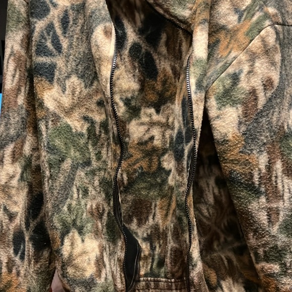 Alaska Wear Unisex Camo-Pattern/Color Fleece Full Zipper Top - Picture 2 of 6